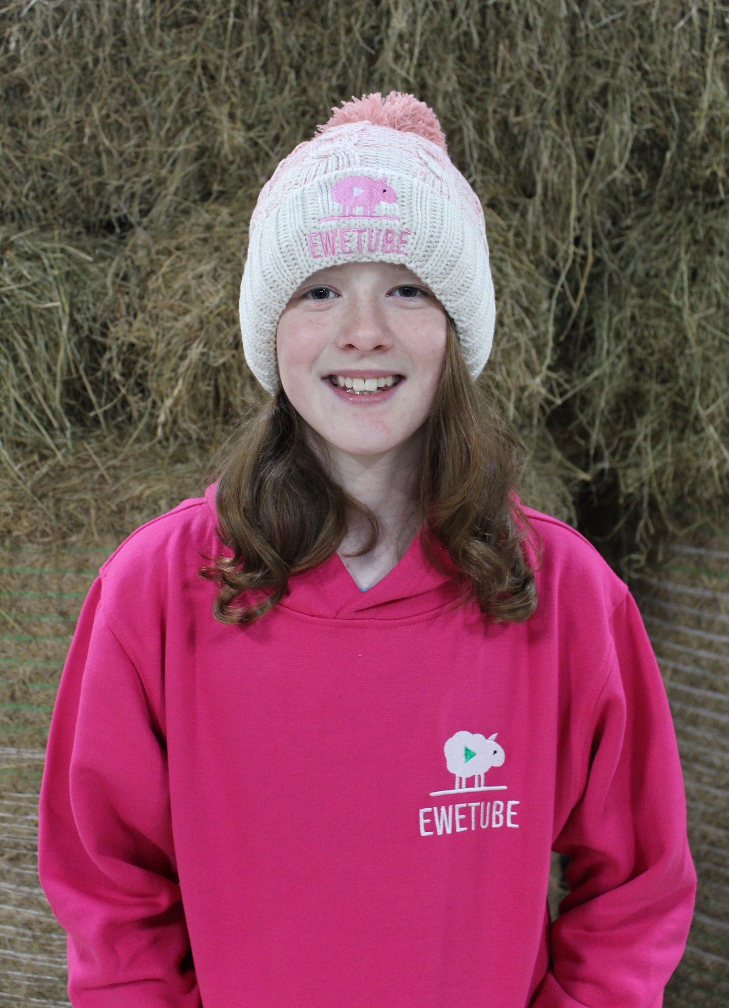 Ewetube Pink/White Luxury Bobble Hat